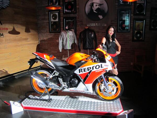 Harga All New CBR250R, Tak Lebih Mahal Dari Model Terdahulu | Gilamotor Evalube bit.ly/1qCgZIv