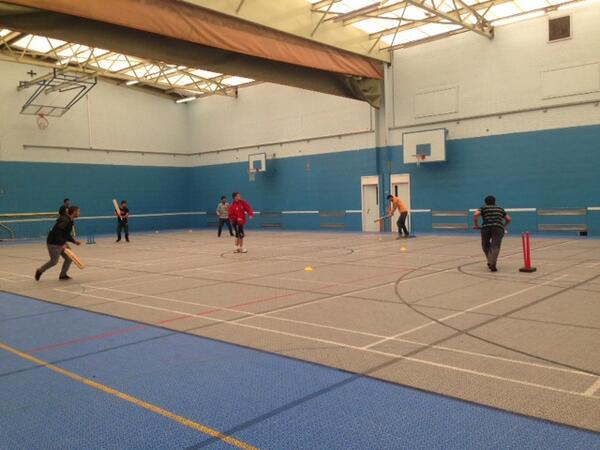 SCSportMaker's tweet image. Excellent #sportivate cricket session enjoyed by students at earlier. Lunchtime sessions run from 12-1pm #indoor24