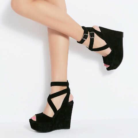 Import wedges silang 110rb; size 36-40 bahan buludru