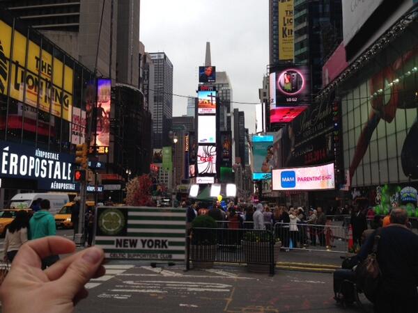 nyceltic's tweet photo. Hail Hail from Times Square, New York this spring morning. http://t.co/b9lwzeTlX1