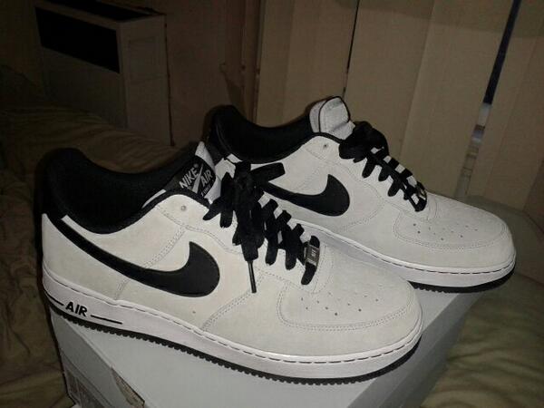 SwayLoveATM's tweet image. @Nike @NikeLA ... Yo @dirtATM, check out my #newshoes! New AF1's #nike  #Airforceone Got em at @sheikhshoes