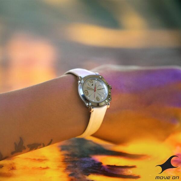 ArunBee's tweet photo. Looks like right hand! RT “@Fastrack: There's always time for style #FastrackWatches #HotOrNot http://t.co/5899XuKYGp http://t.co/4N677mcFKK