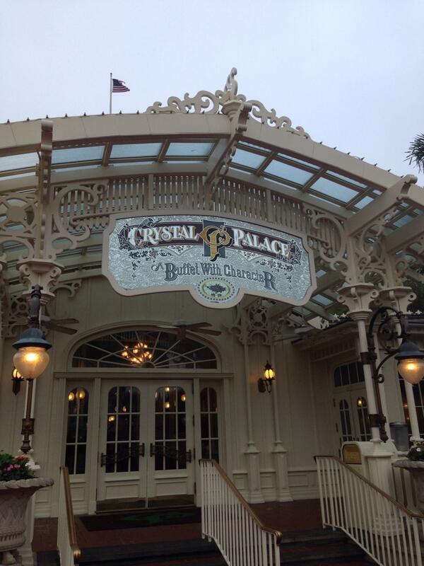 PixieErica's tweet image. Free dining available at WDW this year! Let me help you plan! erica@pixieandpiratedestinations.com