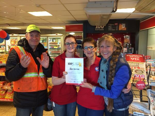 h_heps's tweet photo. Åsen og Verdal flotte gull diplomer! Gratulerer Stig!!#weekoftheshop http://t.co/9RpwhiJpVx