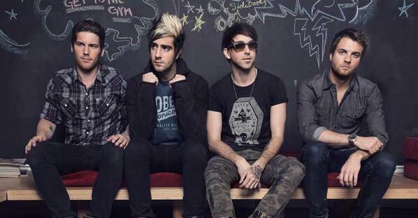 KerrangMagazine's tweet photo. IT'S HERE! @AllTimeLow's brand new video for #ChokingOnALifesaver! http://t.co/Uc6YQIrJPT http://t.co/VV3mE0SLTn