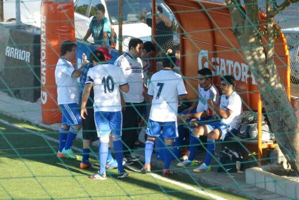 ChelseaSSCC's tweet photo. Entre tiempo #blue http://t.co/ToDKYJuP4u