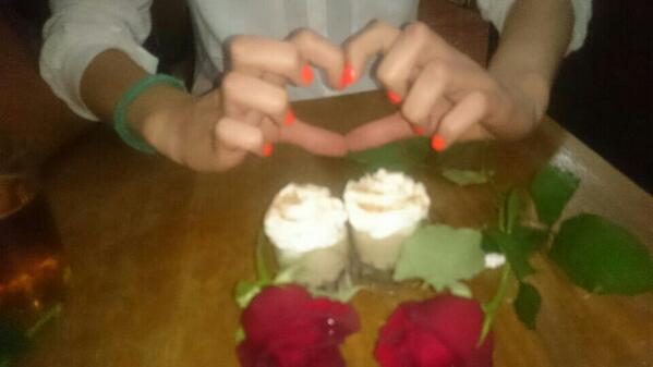 roziogonzalez's tweet photo. @tusoliitotelias de cañeooooo este sitio es el mejor!!! #cañasytapassiempre y por mi moño http://t.co/rSnlzMoPMD