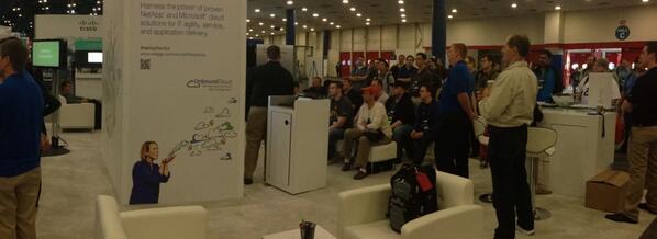 calvinnieh's tweet image. Still packing the booth!  #msteched #netappteched @HyperVSMB #mscloud