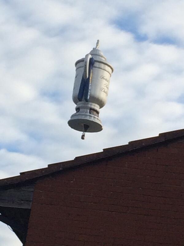 ezpops's tweet image. Look what was flying by my house at 0700 this morning