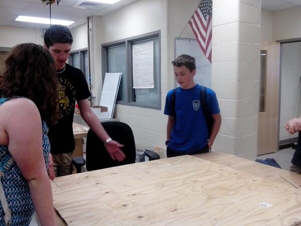 IntendedEffect_'s tweet image. The team hard at work figuring out the best way to make the amazing Effective Organizer!!:) #workinghard #teammeeting