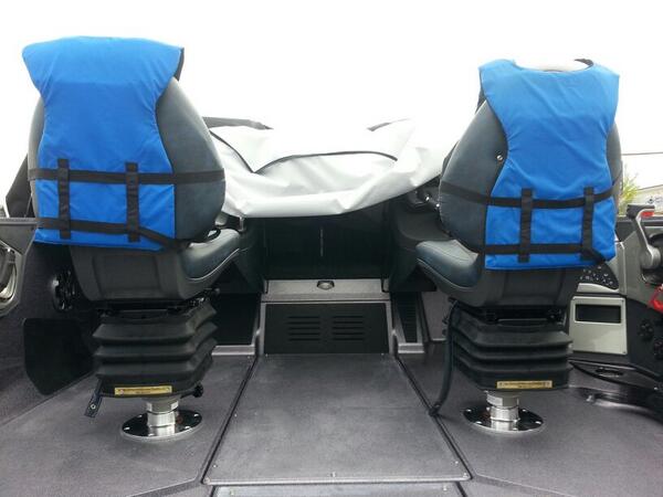 Completed the last of rigging the <a href="/RangerBoats/">Ranger Boats</a> last night, installed <a href="/SmoothMovesSea1/">SmoothMovesSeats</a> under 35mins! #BringOnTheChop