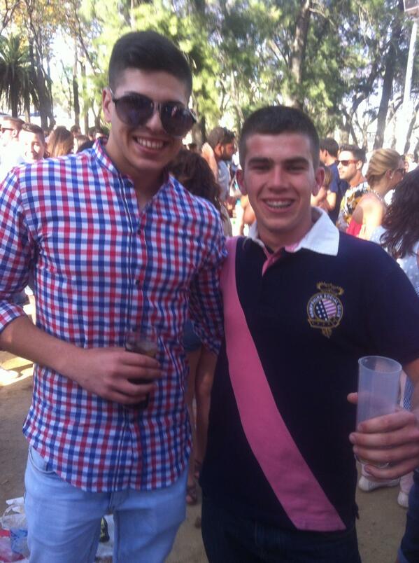 gazolina7's tweet photo. Aqui en los jerele de ferieeo con @boliyi http://t.co/JbbstuKCjy