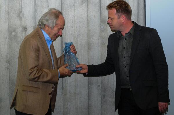 Professor Mark von Rosing überreicht Lifetime Achievement Award an Professor Scheer #award