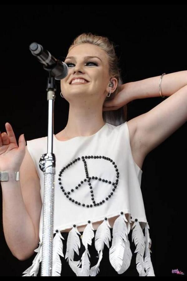 irisottro's tweet image. Les voici les chanteuse en or :P si vous les aimés envoyé moi votre commentaire.