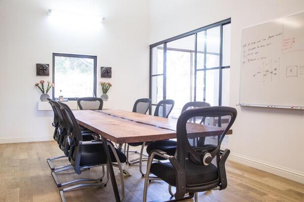 Alex6Pons's tweet photo. @9to5Seating another nice project with our Strata GT #meshchair @bitium http://t.co/R4jI5WQ1sv