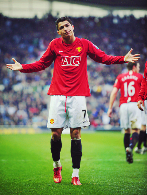 megajuanlu's tweet photo. "Yo sé que al que le gusta el fútbol, le gusto yo" - Cristiano Ronaldo. http://t.co/uQrAXHK2Ow