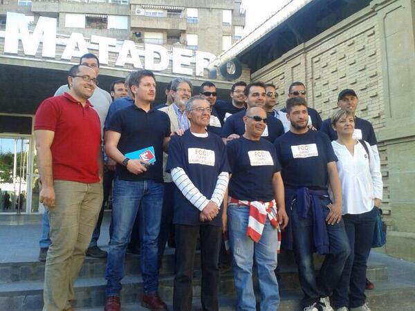 IUHuesca's tweet photo. @tasionite @cubero_alberto @iu_aragon con los trabajadores de FCC http://t.co/1yerzG6kmP