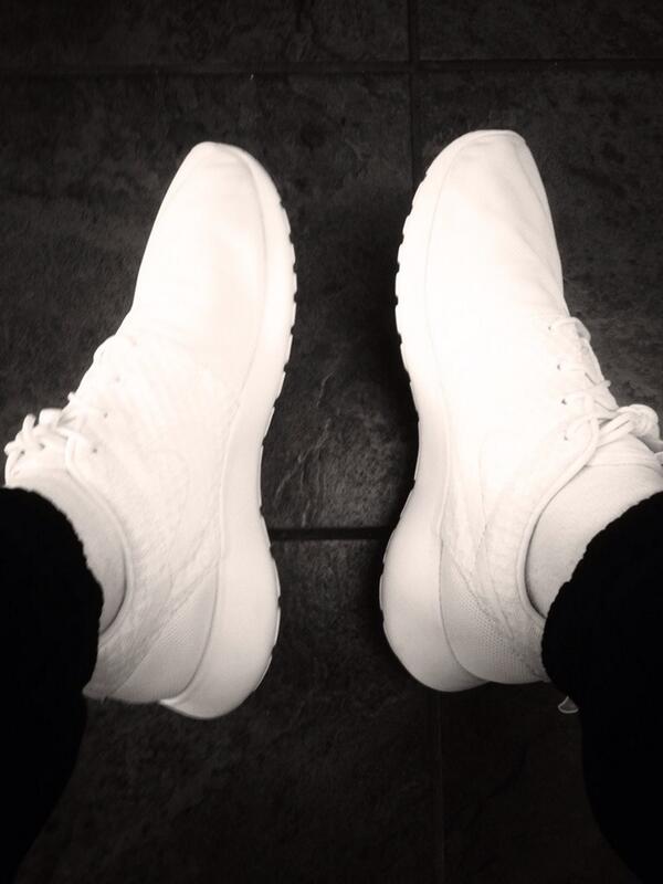 DanielQuinney's tweet photo. Keeping these white #Impossible http://t.co/bLfRLRNJXk