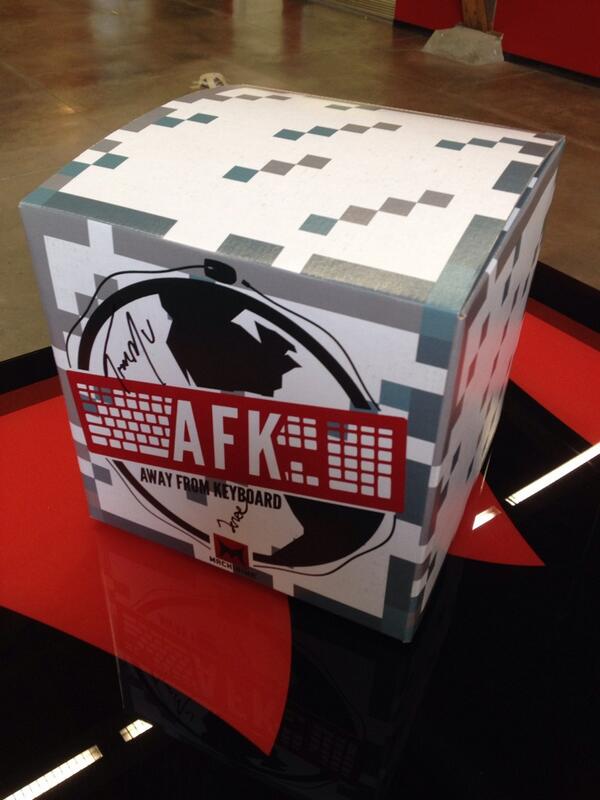 Win one of five signed blocks from the AFK season finale! awe.sm/fKTks Retweet this &amp; follow to enter