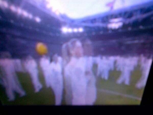 mosesanucha's tweet image. closing cermony #ELfinale