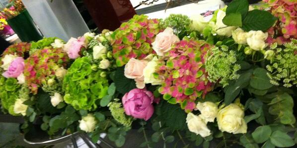 foxdesigned's tweet image. #weddingflowers hydrangeas, roses,peonies - now in season and sooo beautiful foxdesigned.com