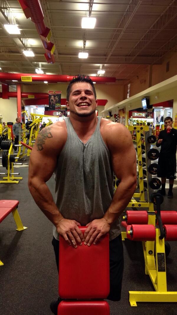 getbiggtv's tweet photo. Massive shoulder pump going on right now !!! http://t.co/QDXIaluKlk
