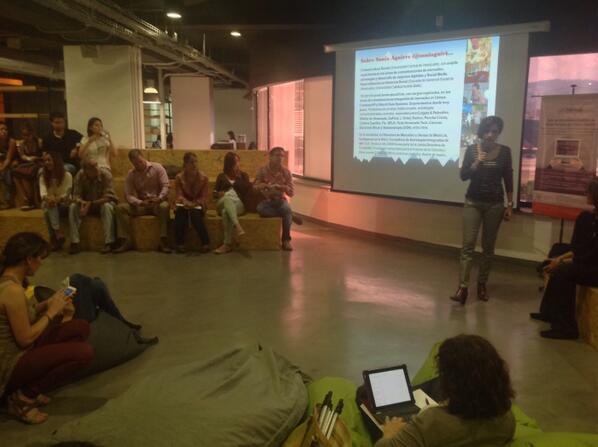 soniaguir's tweet photo. Gracias amigos! “@SingularVE: Casa llena en @WayraVE con @soniaguir de @MetricLA y su ponencia sobre social media. http://t.co/V4QJSNRDr7”