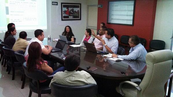 AntonioMoreno_'s tweet photo. En reunión de trabajo. http://t.co/1bzjg3kuHh