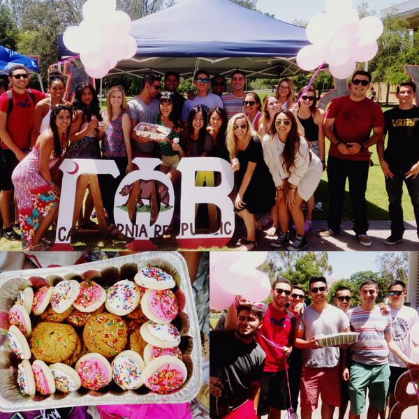 gammaphibetaUCR's tweet photo. S/O to @Pikeucr for the yummy cookies &amp; balloons, it was such a nice surprise! We can't wait for our social tonight 😁 http://t.co/51diewVd1R