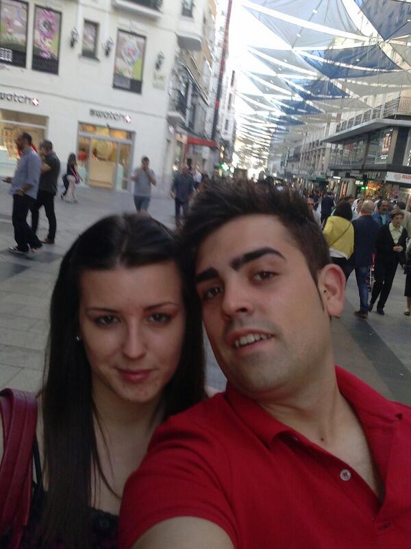 borja_mateo's tweet photo. Saliendo del rey con @1405Tamara q wapetes jeje y una y otra vez muchas felicidades!! Muak muakk!! ;) http://t.co/lHwVAS2F5a