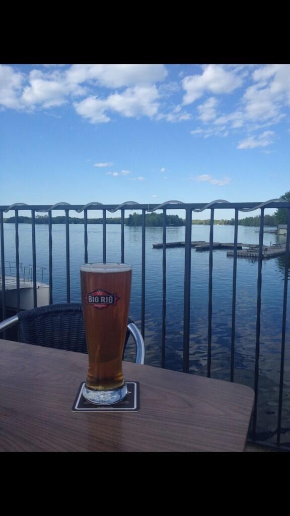 dcard16's tweet photo. @bigrigbrew, it might not be a pool, but I hear @thegalleyresto in Portland serves it best, Rideau-side #rideaured http://t.co/xGwqZB2w3o