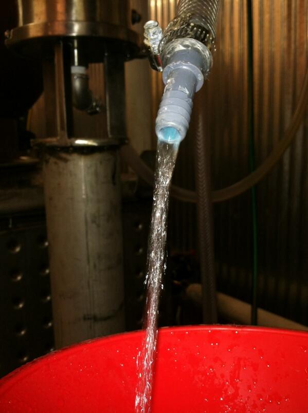 BEECHTREED's tweet image. And making Tennessee Whiskey by hand in Nashville #TNWHISKEY   #BeechTreedistillery