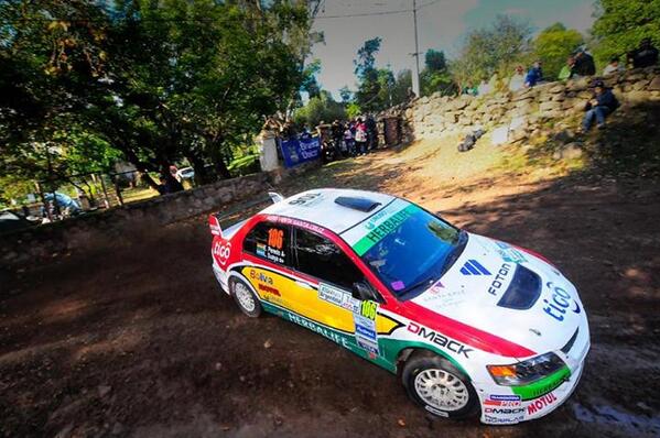 #apoyaaldeporte #happyperedo Eduardo HAPPY Peredo y su navegante Leo Suaya ganaron de categórica la Clase R2N