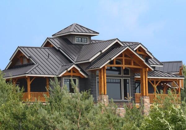 gina_fender's tweet photo. #Metalroof. Bold look. #lakelife #cabinidea http://t.co/7ZzfExiQJW http://t.co/NpPVgVegKl