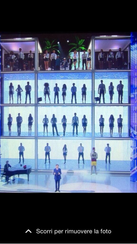 PhraNovello's tweet image. Stasera siamo al top! @PChiambretti @InfoMalgioglio 🍌🍌🍌🍌🍌 #ChiambrettiSupermarket #italiauno #commessi #commesse