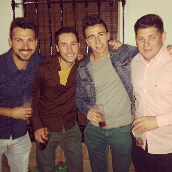 AjoseMaireles's tweet photo. Buaggg @Anino17 @adrileiva04 @Achoped http://t.co/9epP6T6PVp