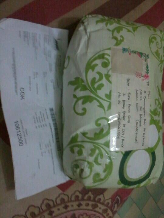 Galaxy5H0P's tweet photo. Sisss @Kuna2shp paket mu kata abang ku kemarin udah nyampeee, makasih bonusnyaa suka bgttttt:) http://t.co/GhruFjxiNm