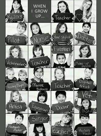 LiviaFay's tweet photo. Love this idea for an end of year class photo! #WhenIGrowUp #ACUedu_452 http://t.co/cGkoftMvzA