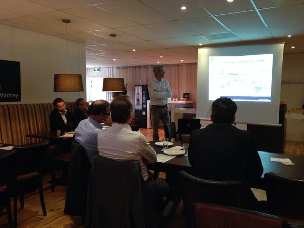 Ronald_Vink's tweet photo. Ontbijt @BNZNijmegen , presentatie van #Com1. OoK @Kompasvgroep, @BussolaProducts @247elearning  zijn aanwezig. http://t.co/zIKmsj5mD8