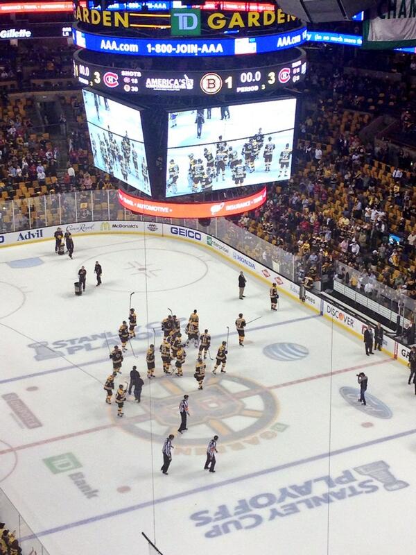 tdgarden's tweet photo. Stick salute from the #NHLBruins - right back atcha boys. http://t.co/K8UjZQRgHP