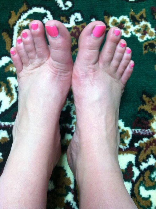 These feet are made for #bustin #ballbusting #getyourkicks @bbfootlovin http://t.co/eia0Z9jKQh<a href="/tag/bustin"class="tags">#bustin</a><a href="/tag/ballbusting"class="tags">#ballbusting</a><a href="/tag/getyourkicks"class="tags">#getyourkicks</a>