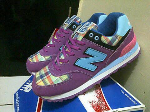 JNStore_id's tweet photo. New Balance 574 Encap Ladies | Kode: NBLD1354 | Size: 37-40 | 210rb http://t.co/nwn923ZiYA