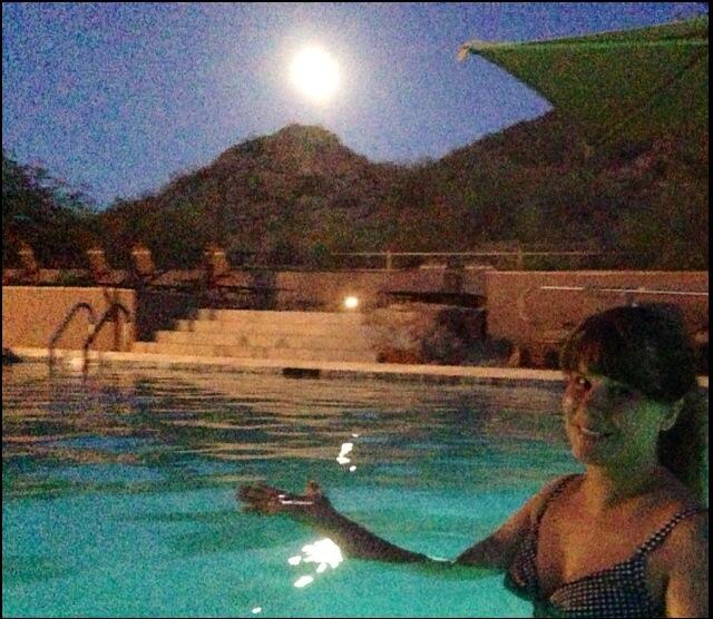 Early evening moonlight swim.  #FullMoon http://t.co/YNclAk04C1<a href="/tag/fullmoon"class="tags">#FullMoon</a>