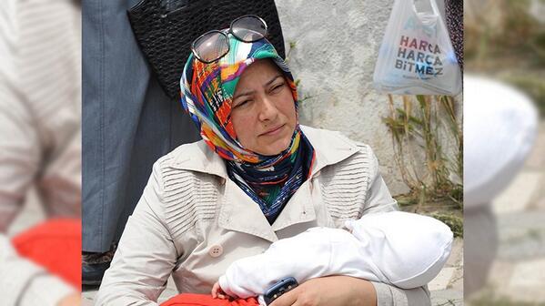AJTurk's tweet photo. Özel Haber: 'İşi ağır, emeği ucuz' #Soma'da hayatını kaybeden işçiler kaç lira kazanıyordu? http://t.co/Zd4kl8esYT http://t.co/FU4KMXWyVm