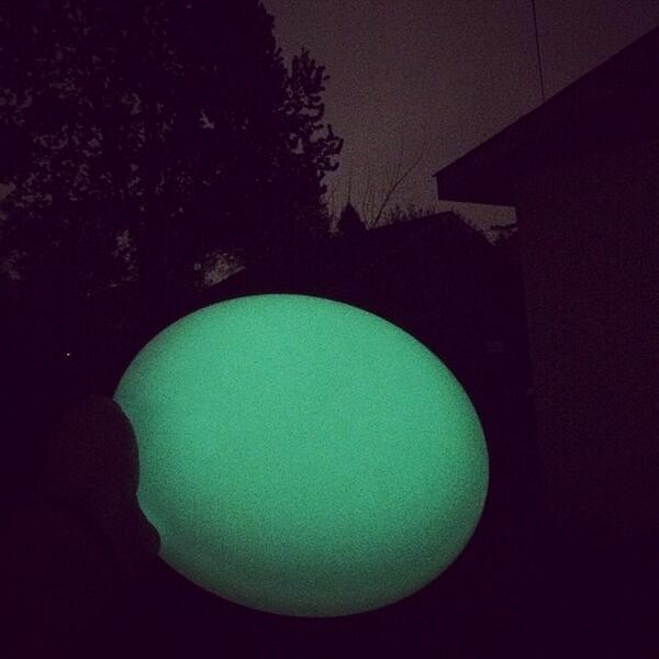 BrentonB's tweet photo. We're ready for warm nights. #glowpack #kanjam http://t.co/iFW8Ktz0s6 http://t.co/Cz51roAWlJ