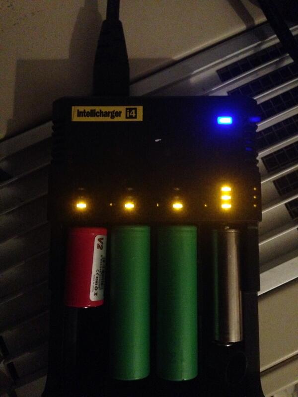 Vaperproblems's tweet image. When all of your good batteries are charging #vaperproblems