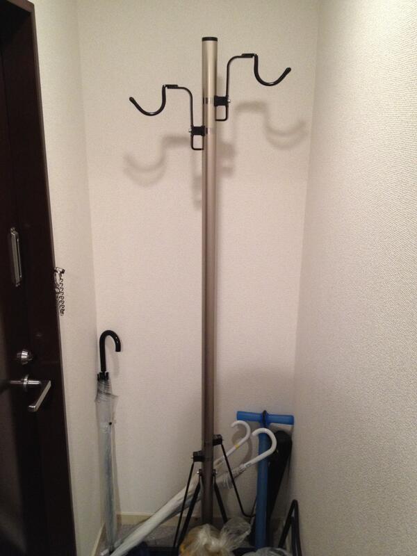 こうちゃん黒猫まみれ على تويتر 緩募 ロードバイクの室内保管用のキャリーほしい方 いらっしゃいますか 二台分を縦に吊るすことができます 高さは180cmぐらい キャリー自体の設置面積は60cm四方くらいです 値段応相談 取りに来れる方限定 Http T Co