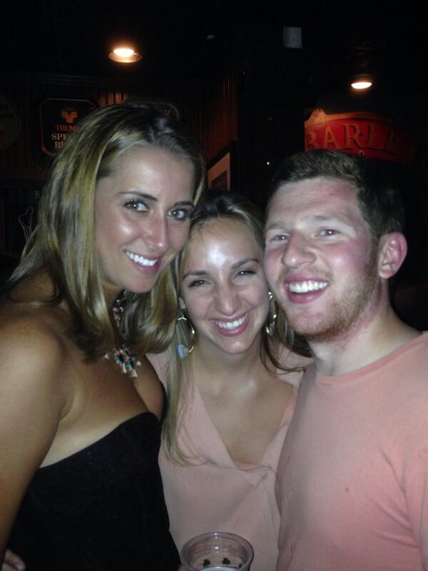 BillyFoxxx's tweet photo. Wouldn't have it any other way @LLYNGSTAD @lhammesfahr #cinnastix http://t.co/m1ezDUISqe