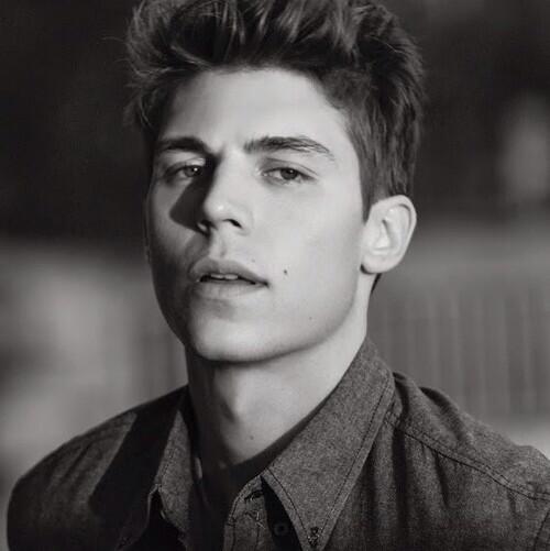 Alli_RPGTTS's tweet photo. (nolan funk! Ce mec est phfffbokbcfrpmanvav) http://t.co/t6k88OUMvS