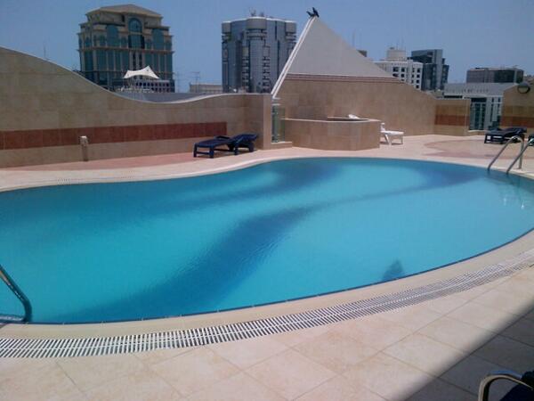 SophieDigva's tweet photo. Love waking up to an empty pool <3 http://t.co/sfzPDQE4Vz